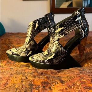 United Nude Black and White Snakeskin Heels